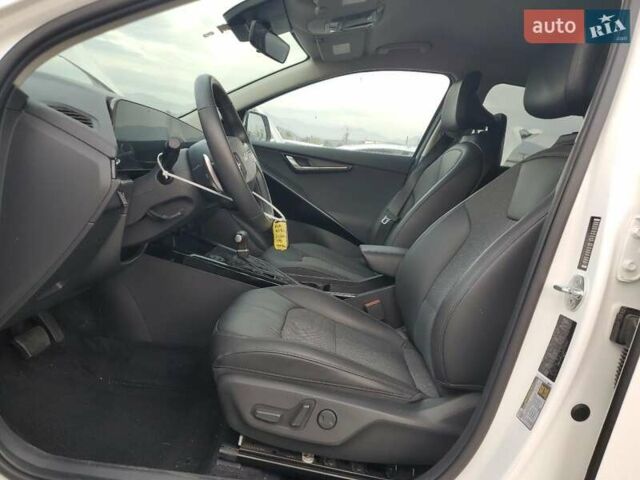 Белый Киа Niro, объемом двигателя 1.58 л и пробегом 37 тыс. км за 6000 $, фото 6 на Automoto.ua
