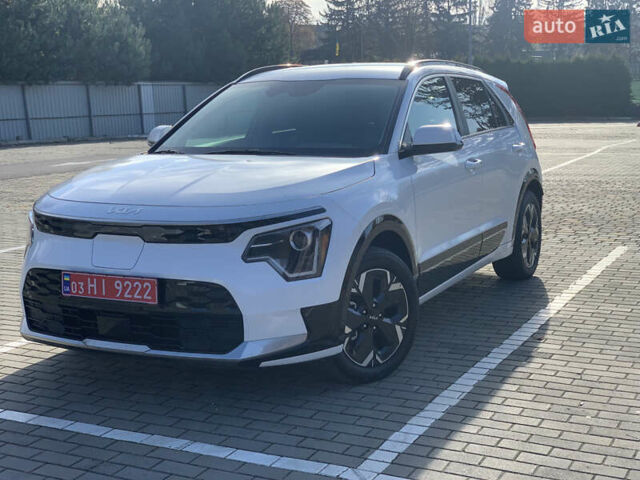 Белый Киа Niro, объемом двигателя 0 л и пробегом 35 тыс. км за 24900 $, фото 2 на Automoto.ua