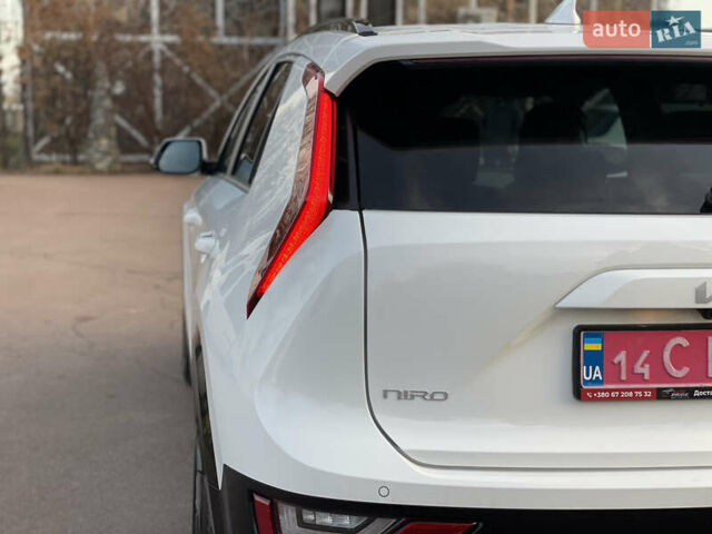 Белый Киа Niro, объемом двигателя 0 л и пробегом 9 тыс. км за 27800 $, фото 48 на Automoto.ua