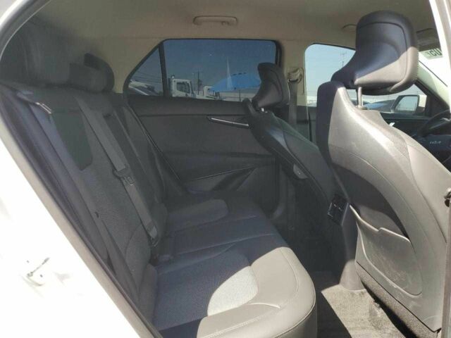 Белый Киа Niro, объемом двигателя 1.6 л и пробегом 21 тыс. км за 6900 $, фото 10 на Automoto.ua