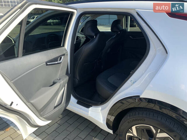 Белый Киа Niro, объемом двигателя 0 л и пробегом 35 тыс. км за 24900 $, фото 27 на Automoto.ua