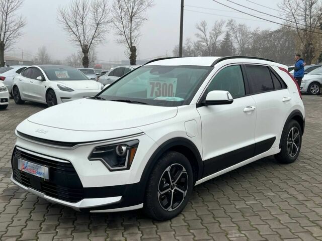 Білий Кіа Niro, об'ємом двигуна 1.6 л та пробігом 7 тис. км за 28100 $, фото 2 на Automoto.ua