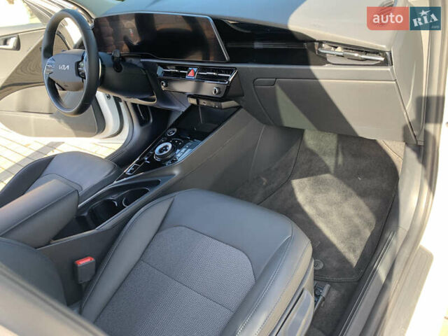 Белый Киа Niro, объемом двигателя 0 л и пробегом 35 тыс. км за 24900 $, фото 33 на Automoto.ua