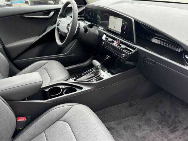 Белый Киа Niro, объемом двигателя 1.6 л и пробегом 6 тыс. км за 8800 $, фото 10 на Automoto.ua