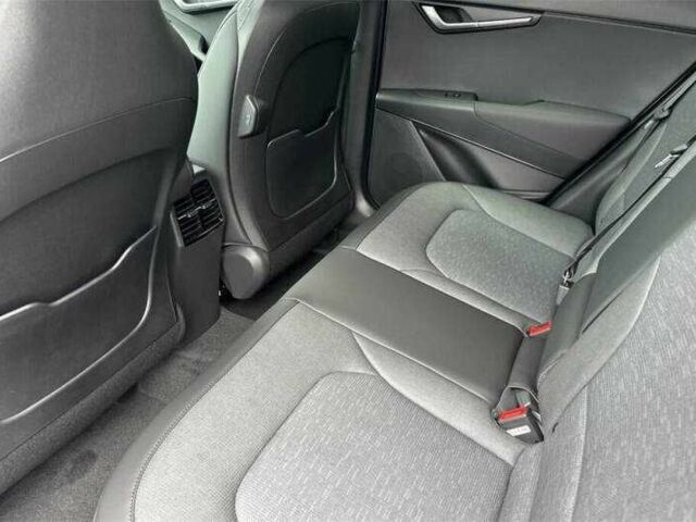 Белый Киа Niro, объемом двигателя 1.6 л и пробегом 6 тыс. км за 8800 $, фото 12 на Automoto.ua