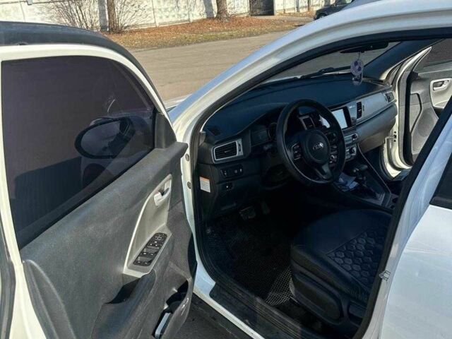 Белый Киа Niro, объемом двигателя 1.6 л и пробегом 120 тыс. км за 16000 $, фото 6 на Automoto.ua