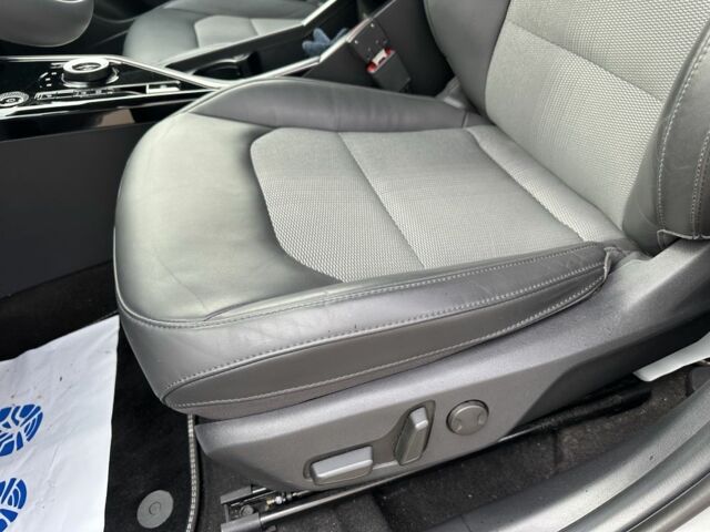 Бежевый Киа Niro, объемом двигателя 0 л и пробегом 30 тыс. км за 34500 $, фото 5 на Automoto.ua