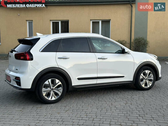 Бежевый Киа Niro, объемом двигателя 0 л и пробегом 120 тыс. км за 20400 $, фото 5 на Automoto.ua
