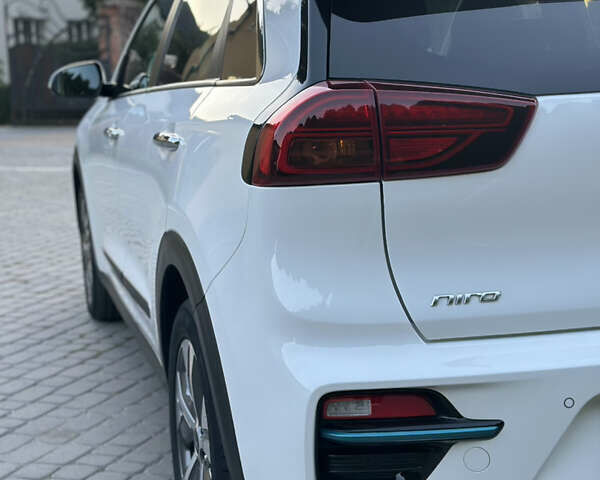 Бежевый Киа Niro, объемом двигателя 0 л и пробегом 120 тыс. км за 20400 $, фото 23 на Automoto.ua