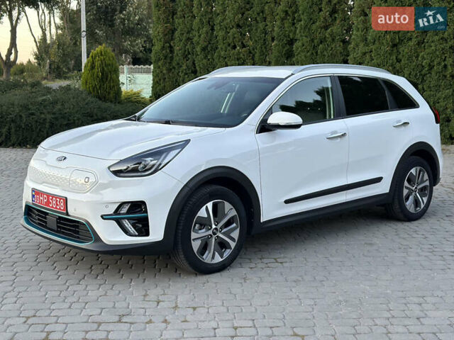 Бежевый Киа Niro, объемом двигателя 0 л и пробегом 120 тыс. км за 20400 $, фото 16 на Automoto.ua