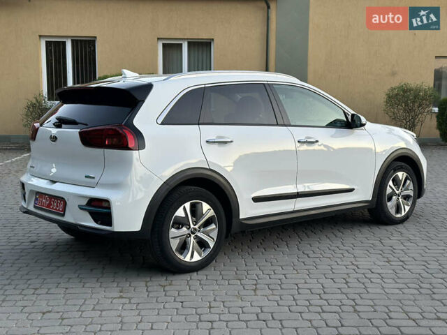 Бежевый Киа Niro, объемом двигателя 0 л и пробегом 120 тыс. км за 20400 $, фото 6 на Automoto.ua