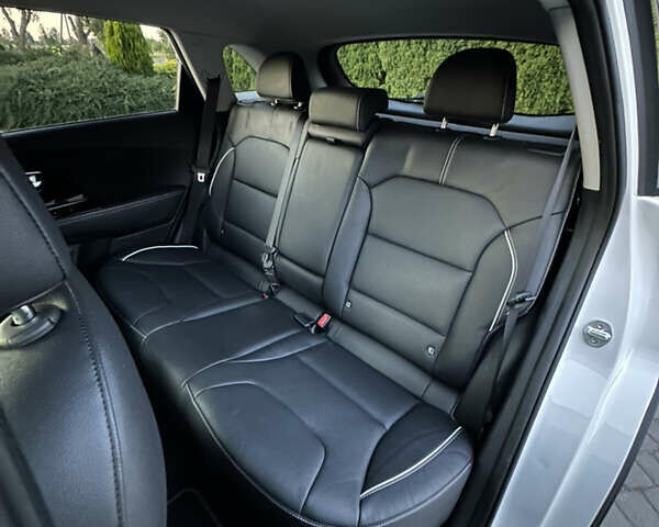Бежевый Киа Niro, объемом двигателя 0 л и пробегом 120 тыс. км за 20400 $, фото 43 на Automoto.ua
