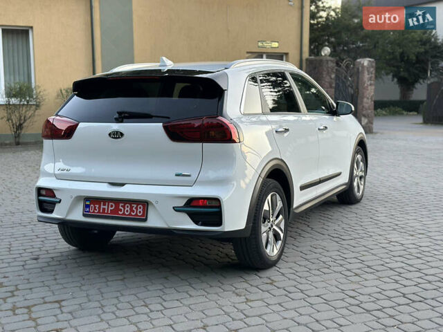Бежевый Киа Niro, объемом двигателя 0 л и пробегом 120 тыс. км за 20400 $, фото 9 на Automoto.ua