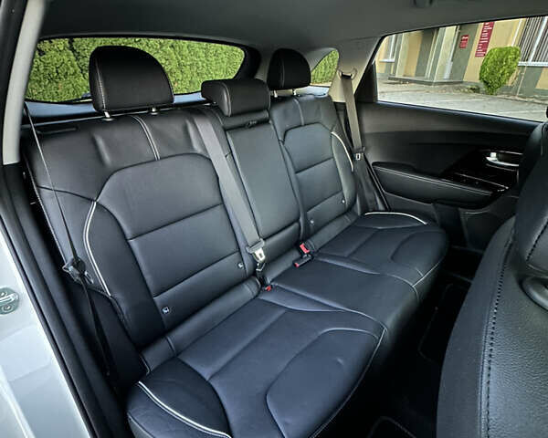 Бежевый Киа Niro, объемом двигателя 0 л и пробегом 120 тыс. км за 20400 $, фото 42 на Automoto.ua