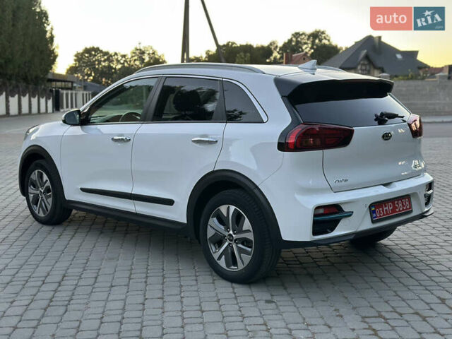 Бежевый Киа Niro, объемом двигателя 0 л и пробегом 120 тыс. км за 20400 $, фото 12 на Automoto.ua
