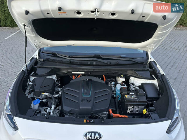 Бежевый Киа Niro, объемом двигателя 0 л и пробегом 120 тыс. км за 20400 $, фото 47 на Automoto.ua