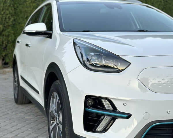 Бежевый Киа Niro, объемом двигателя 0 л и пробегом 120 тыс. км за 20400 $, фото 20 на Automoto.ua