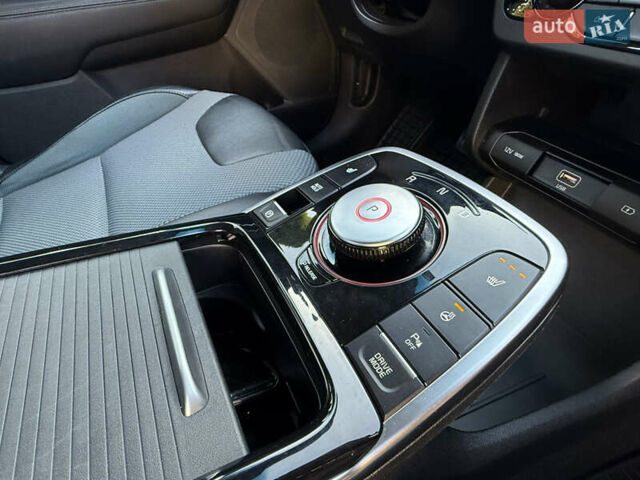 Бежевий Кіа Niro, об'ємом двигуна 0 л та пробігом 98 тис. км за 19999 $, фото 45 на Automoto.ua