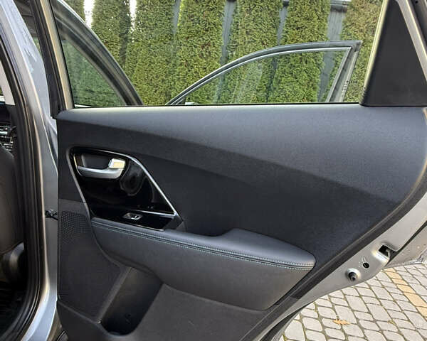 Бежевий Кіа Niro, об'ємом двигуна 0 л та пробігом 98 тис. км за 19999 $, фото 33 на Automoto.ua