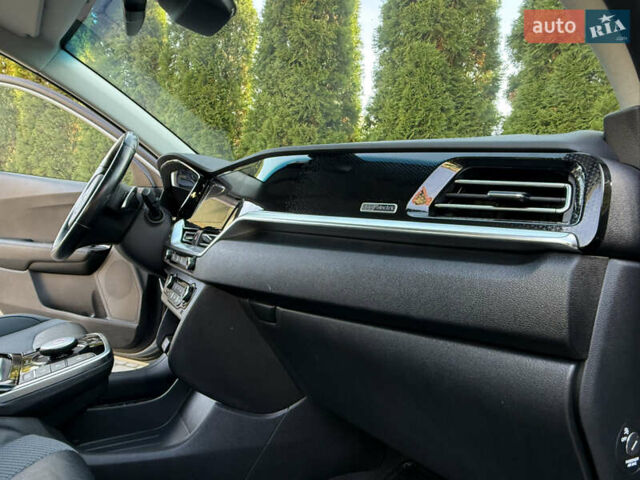 Бежевий Кіа Niro, об'ємом двигуна 0 л та пробігом 98 тис. км за 19999 $, фото 25 на Automoto.ua