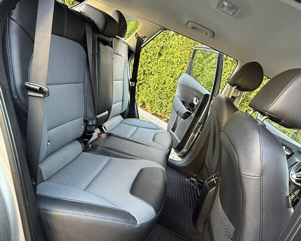 Бежевий Кіа Niro, об'ємом двигуна 0 л та пробігом 98 тис. км за 19999 $, фото 31 на Automoto.ua