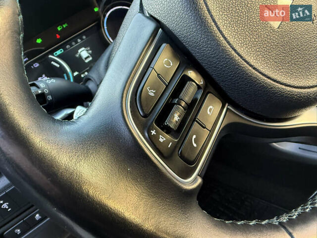 Бежевий Кіа Niro, об'ємом двигуна 0 л та пробігом 98 тис. км за 19999 $, фото 33 на Automoto.ua