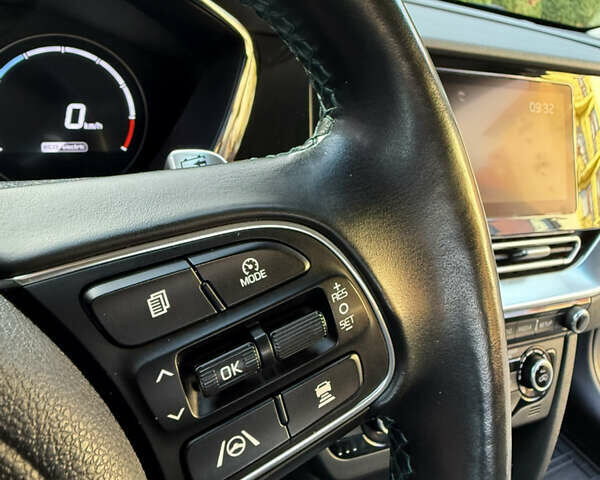 Бежевий Кіа Niro, об'ємом двигуна 0 л та пробігом 98 тис. км за 19999 $, фото 41 на Automoto.ua