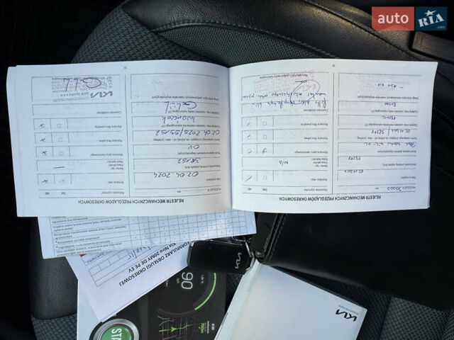 Бежевий Кіа Niro, об'ємом двигуна 0 л та пробігом 98 тис. км за 19999 $, фото 51 на Automoto.ua