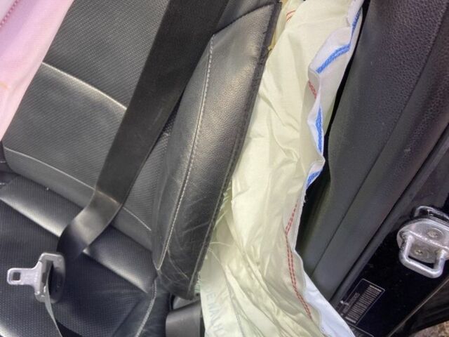 Чорний Кіа Niro, об'ємом двигуна 1.6 л та пробігом 100 тис. км за 9500 $, фото 6 на Automoto.ua