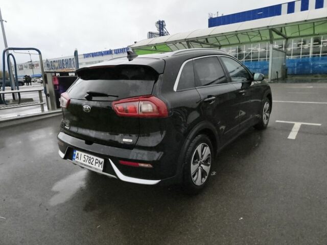 Чорний Кіа Niro, об'ємом двигуна 1.6 л та пробігом 93 тис. км за 391 $, фото 6 на Automoto.ua