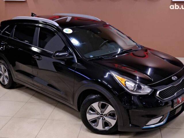 Чорний Кіа Niro, об'ємом двигуна 1.6 л та пробігом 143 тис. км за 17900 $, фото 3 на Automoto.ua
