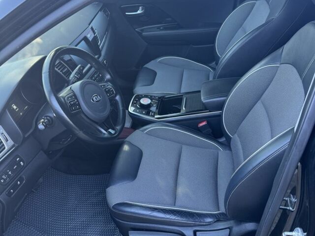 Черный Киа Niro, объемом двигателя 0 л и пробегом 179 тыс. км за 16500 $, фото 6 на Automoto.ua