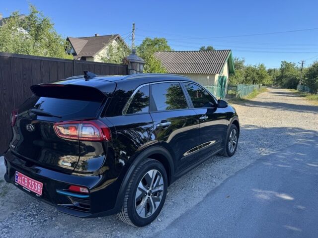 Черный Киа Niro, объемом двигателя 0 л и пробегом 179 тыс. км за 16500 $, фото 2 на Automoto.ua
