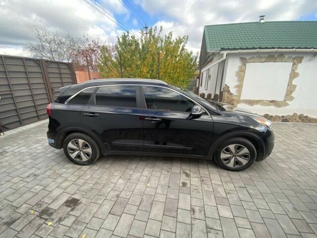 Черный Киа Niro, объемом двигателя 1.6 л и пробегом 92 тыс. км за 21500 $, фото 1 на Automoto.ua