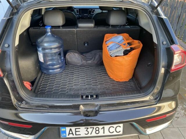 Черный Киа Niro, объемом двигателя 1.6 л и пробегом 92 тыс. км за 21500 $, фото 12 на Automoto.ua