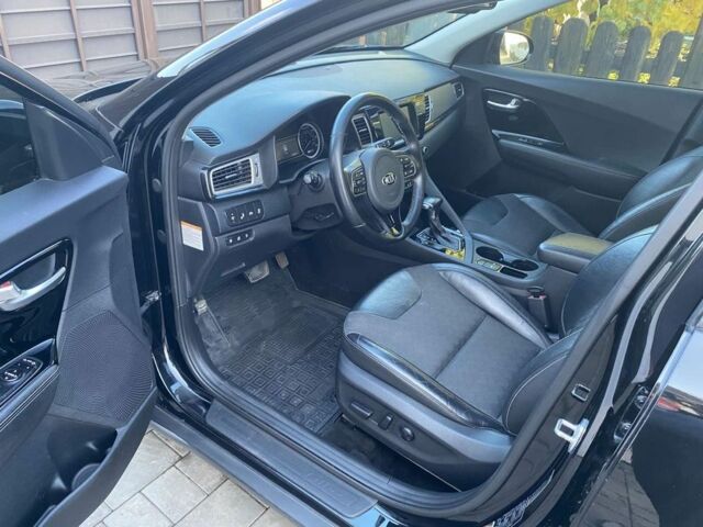 Черный Киа Niro, объемом двигателя 1.6 л и пробегом 92 тыс. км за 21500 $, фото 14 на Automoto.ua