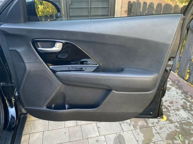 Черный Киа Niro, объемом двигателя 1.6 л и пробегом 92 тыс. км за 21500 $, фото 17 на Automoto.ua