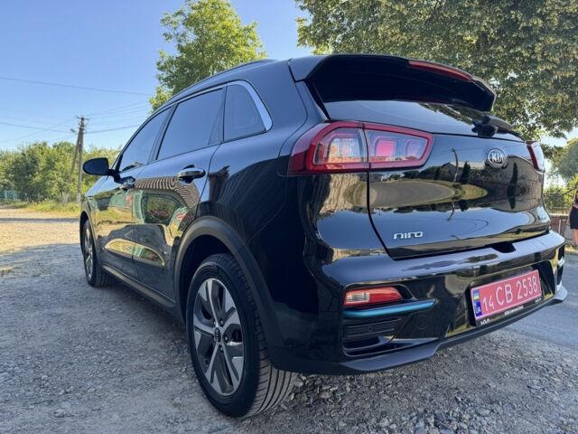 Черный Киа Niro, объемом двигателя 0 л и пробегом 179 тыс. км за 16500 $, фото 1 на Automoto.ua