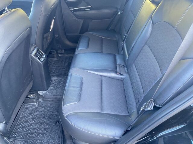 Черный Киа Niro, объемом двигателя 1.6 л и пробегом 92 тыс. км за 21500 $, фото 6 на Automoto.ua