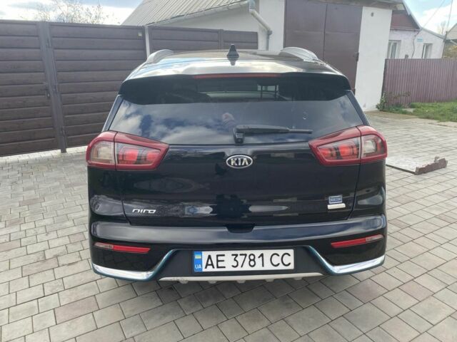 Черный Киа Niro, объемом двигателя 1.6 л и пробегом 92 тыс. км за 21500 $, фото 2 на Automoto.ua