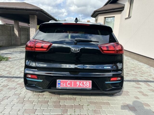 Чорний Кіа Niro, об'ємом двигуна 0 л та пробігом 108 тис. км за 15900 $, фото 6 на Automoto.ua