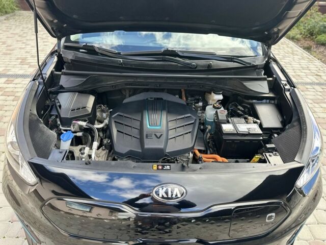 Чорний Кіа Niro, об'ємом двигуна 0 л та пробігом 108 тис. км за 15900 $, фото 1 на Automoto.ua