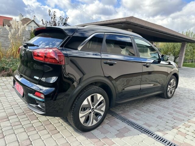 Чорний Кіа Niro, об'ємом двигуна 0 л та пробігом 108 тис. км за 15900 $, фото 5 на Automoto.ua