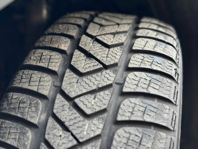 Чорний Кіа Niro, об'ємом двигуна 0 л та пробігом 94 тис. км за 20999 $, фото 22 на Automoto.ua