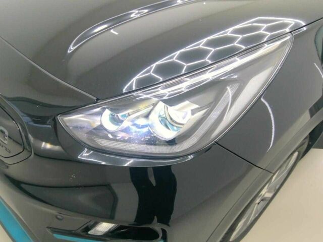 Чорний Кіа Niro, об'ємом двигуна 0 л та пробігом 122 тис. км за 18300 $, фото 13 на Automoto.ua