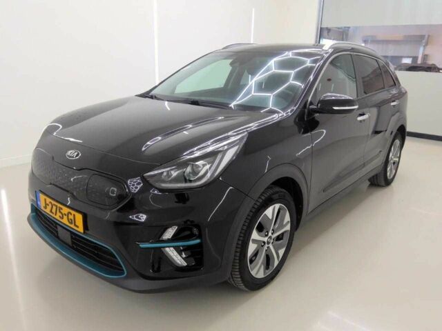 Чорний Кіа Niro, об'ємом двигуна 0 л та пробігом 122 тис. км за 18300 $, фото 1 на Automoto.ua