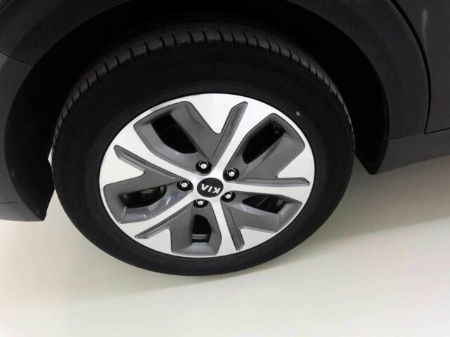 Чорний Кіа Niro, об'ємом двигуна 0 л та пробігом 122 тис. км за 18300 $, фото 22 на Automoto.ua