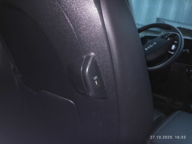 Черный Киа Niro, объемом двигателя 0 л и пробегом 56 тыс. км за 22900 $, фото 11 на Automoto.ua