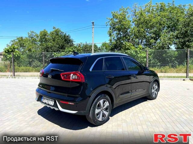 Чорний Кіа Niro, об'ємом двигуна 1.6 л та пробігом 137 тис. км за 15000 $, фото 2 на Automoto.ua