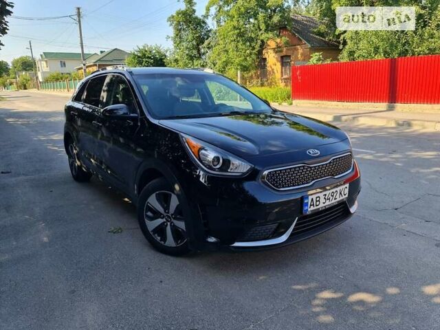 Чорний Кіа Niro, об'ємом двигуна 1.6 л та пробігом 161 тис. км за 15500 $, фото 1 на Automoto.ua